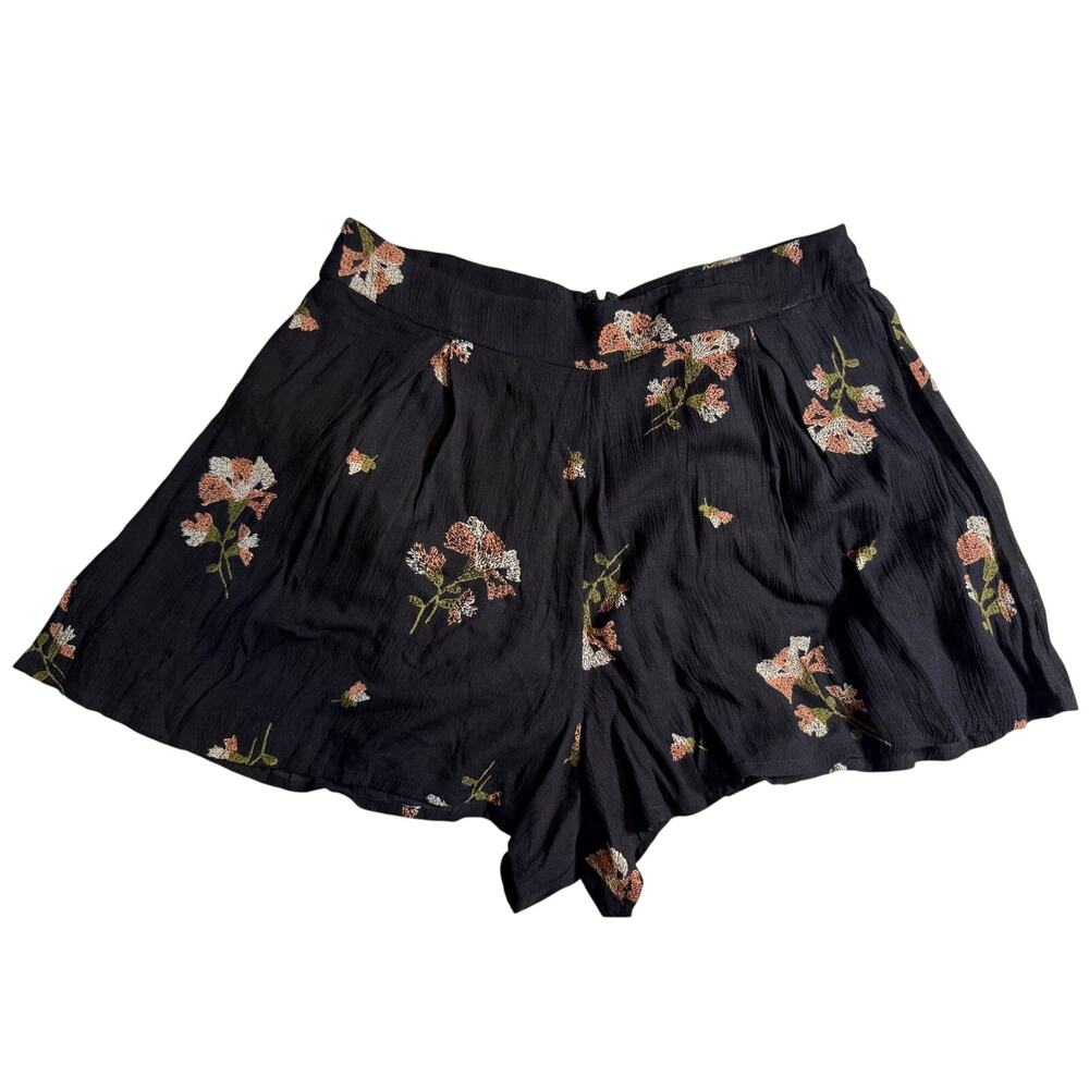 Amuse society floral shorts- small